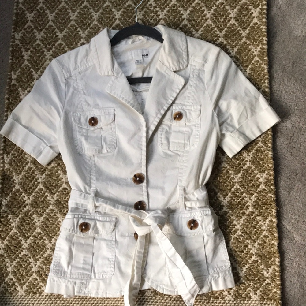 Adorable white button up blazer